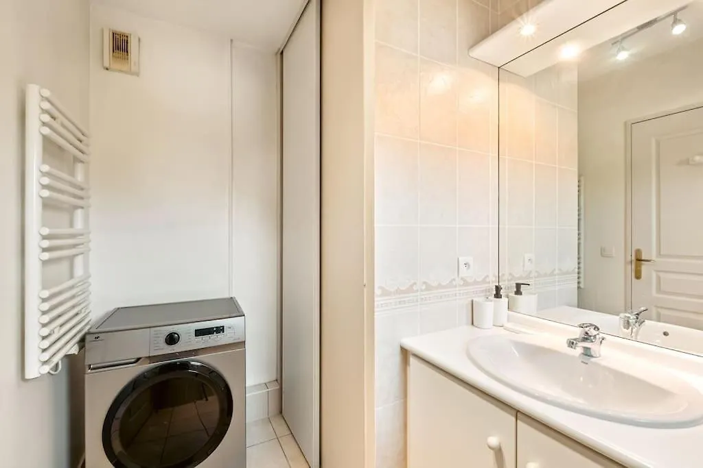 T2 Paisible Vaise, Avec Parking Metro Direct Bellecour Apartment Lyon 0*,