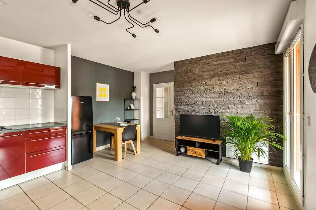 Appartement T2 Paisible Vaise, Avec Parking Metro Direct Bellecour à Lyon