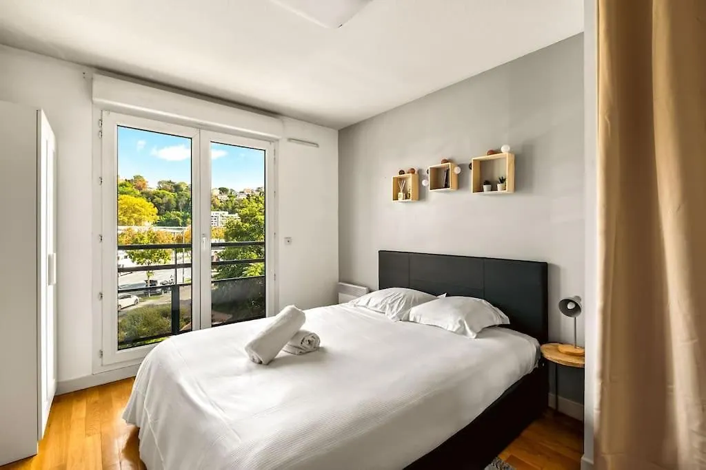 T2 Paisible Vaise, Avec Parking Metro Direct Bellecour Apartment Lyon 0*,