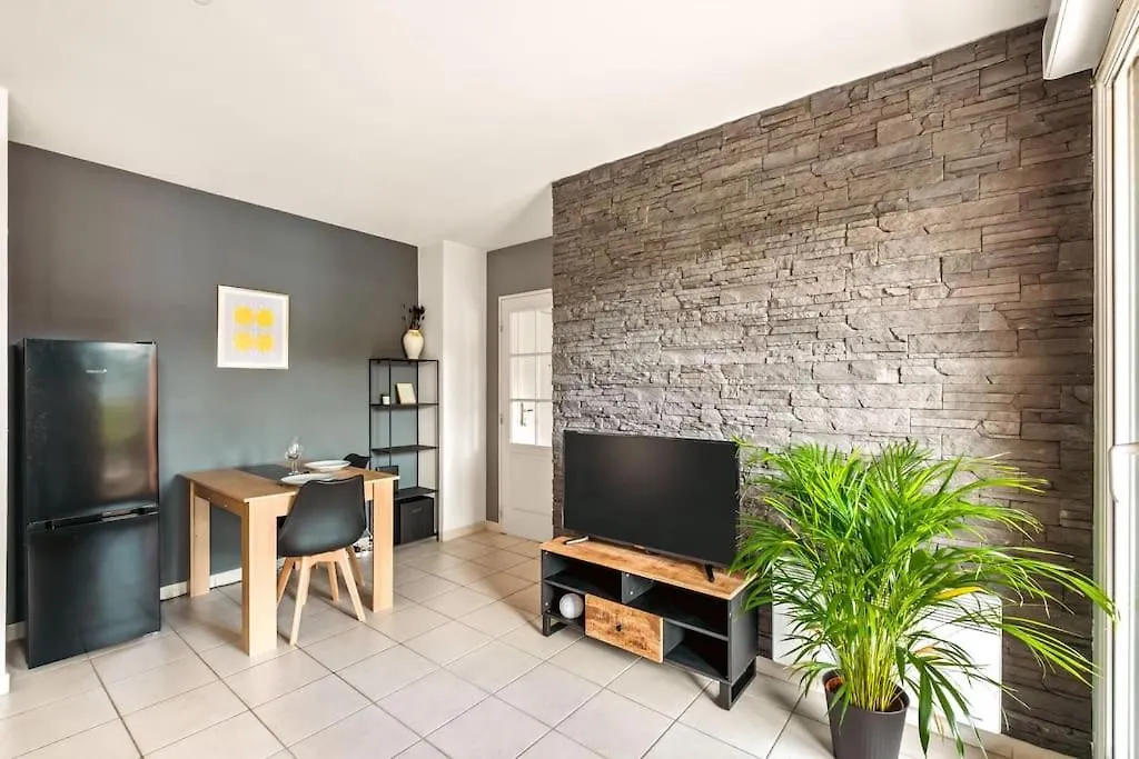 Appartement T2 Paisible Vaise, Avec Parking Metro Direct Bellecour à Lyon